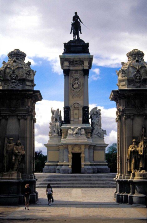 Monumento equestre ad Alfonso XII