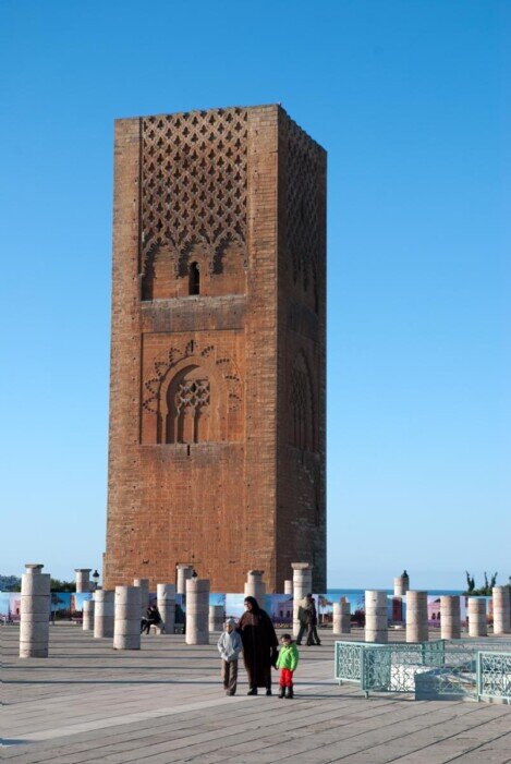 Torre di Hassan Torre di Hassan, è il minareto della moschea rimasta incompleta.