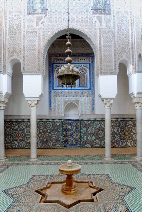 Mausoleo di Moulay Ismail Lo stupendo pavimento in Zellige e la fontana nel mausoleo di Moulay Ismail.