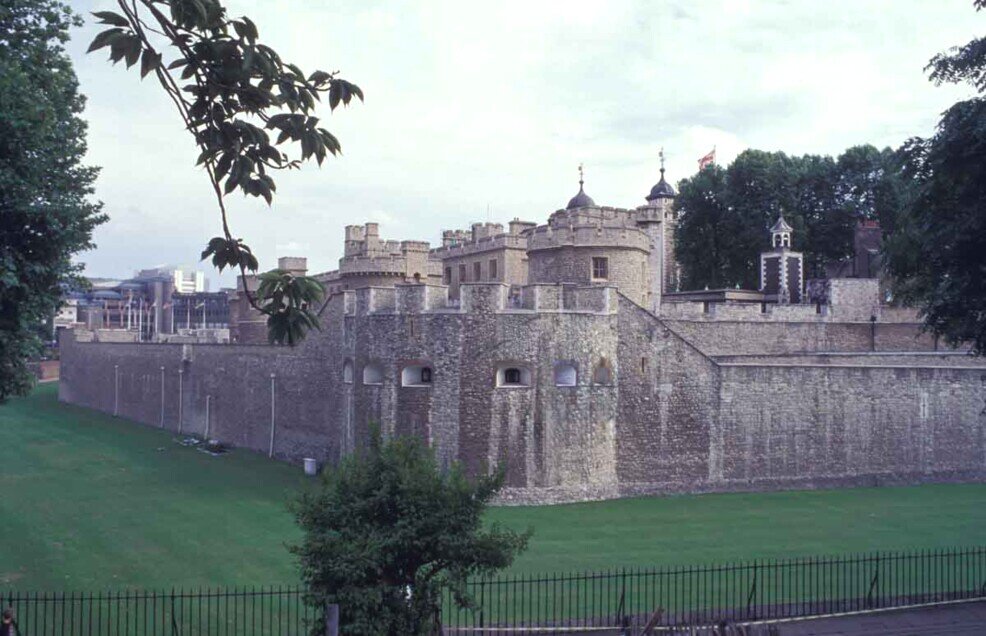 Torre di Londra Fortificazione di un castello con relativo fossato