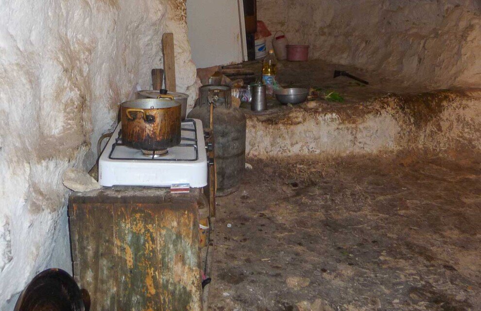Chenini_cucina berbera scavata in una grotta