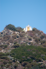 Isola di Palmarola-cappella di San Silverio Foto ravvicinata della cappella di San Silverio in cima ad un faraglione sull'isola di Palmarola.