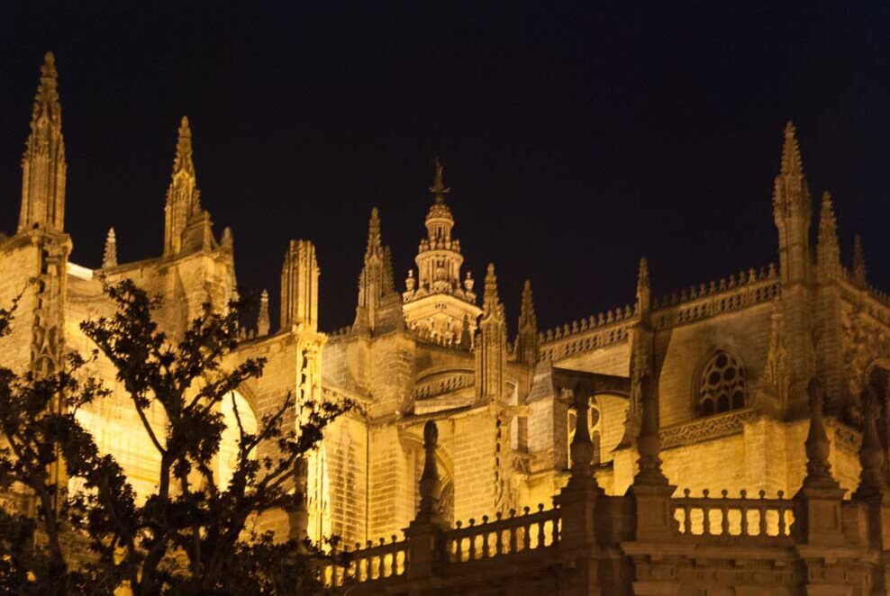 Notturno Cattedrale Siviglia Notturno della facciata della Cattedrale di Siviglia