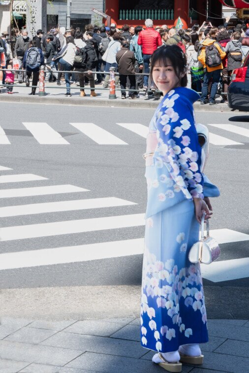 Ragazza in Kimono_Tokyo Ragazza con Kimono a Kyoto