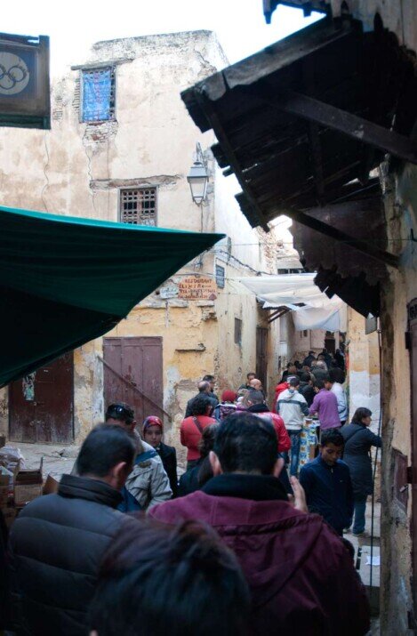 Fez la medina Stradina stretta nella medina di Fez