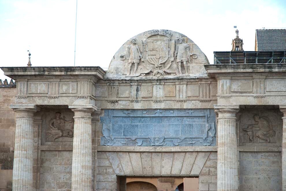 Puerta del Puente a Cordova, arco di trionfo rinascimentale all'ingresso del Ponte Romano.