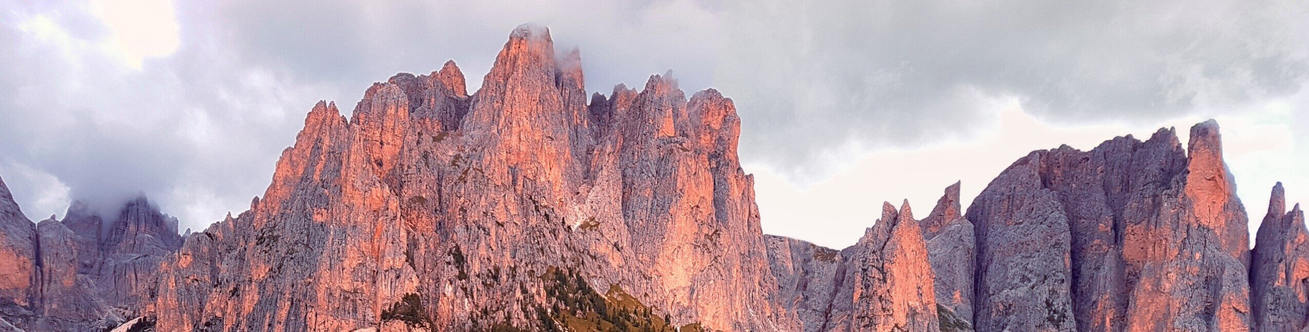 Dolomiti al tramonto Cime delle Dolomiti alla luce del tramonto