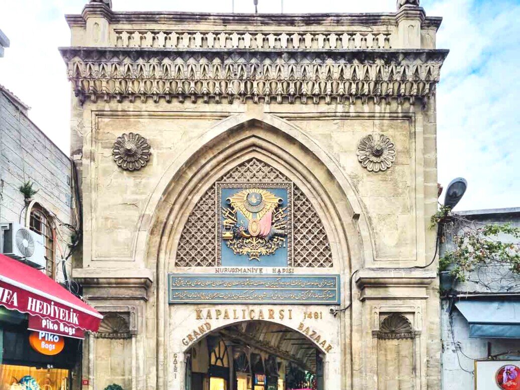 Una delle quattro porte monumentali che accedono al Gran Bazaar di Istanbul