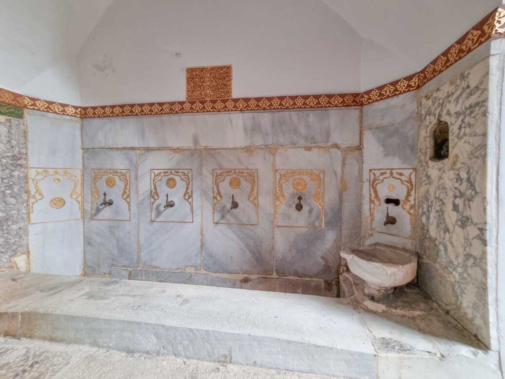 Fontane per le abluzioni.