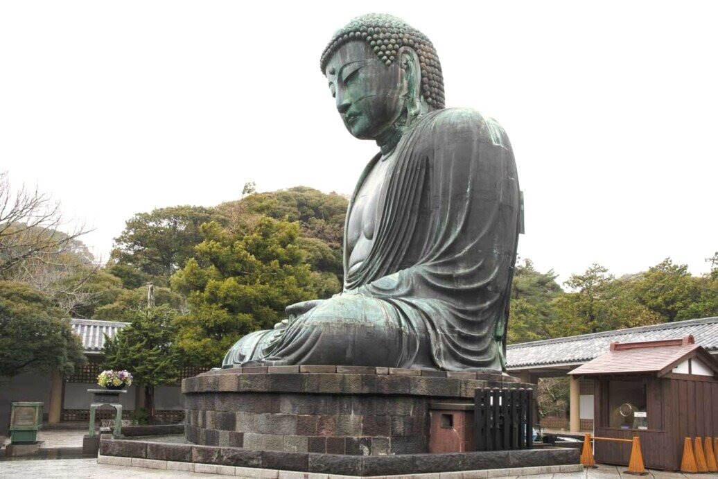 Kamakura_Il Grande Buddha di bronzo Il grande buddha di Kamakura interamente in bronzo che ha resistito ai secoli.