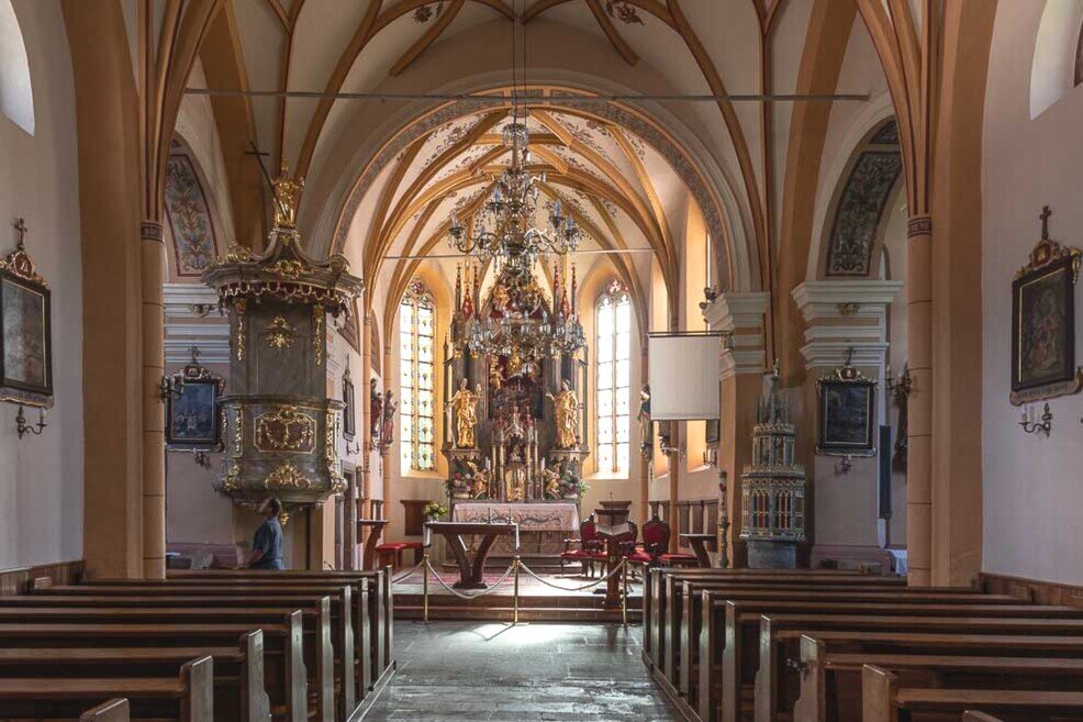 Altare della chiesa della Madonna dell'Ascensione Interno della chiesa della Madonna dell'Ascensione a Kranjska Gora col suo altare.