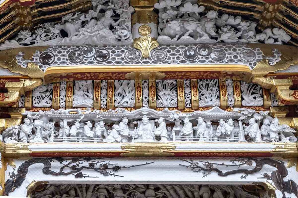 Al centro della porta di Karamon è raffigurata la statua del leggendario imperatore cinese Shun.