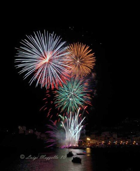 Fuochi artificiali in onore di San Silverio patrono di ponza.