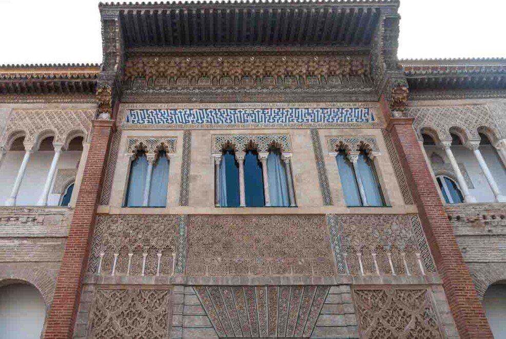 Patio de la Monteria, la porta del palazzo Pedro I Facciata in stile arabo dell'ingresso all'Alcazar.
