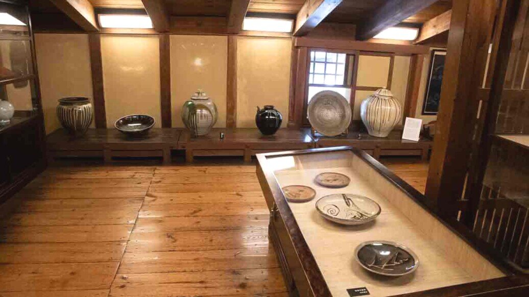 Ceramiche Museo dell'artigianato popolare di Kusakabe Antiche ceramiche di Hida esposte nella casa Kusakabe a Takayama