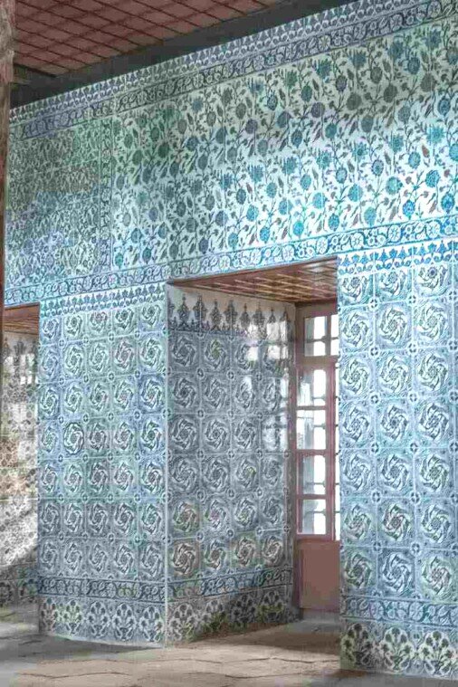 Pareti decorate con piastrelle di Iznık 