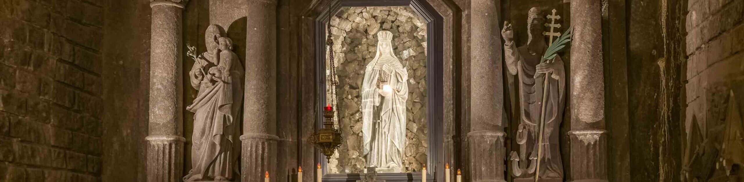 Altare miniera del sale Un altare in fondo alla grotta del sale di Wieliczka.